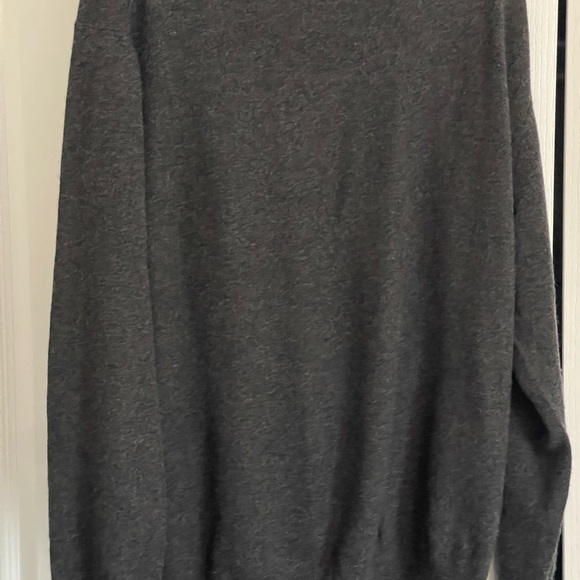 Cozy, comfortable, designer V-neck sweater, size XL. - Picture 5 of 7